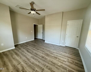 216 Forest Avenue - Photo Thumbnail 13