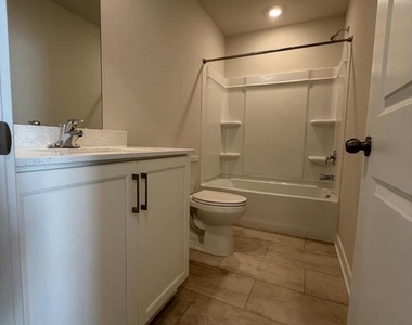 39 E Front Street - Photo Thumbnail 31