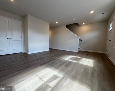 39 E Front Street - Photo Thumbnail 3