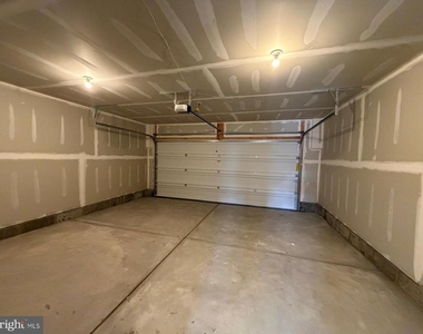 39 E Front Street - Photo Thumbnail 7