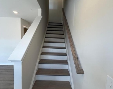 39 E Front Street - Photo Thumbnail 10