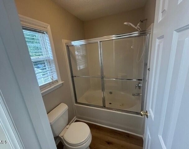 220 Stansbury Lane - Photo Thumbnail 9