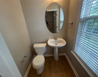220 Stansbury Lane - Photo Thumbnail 5