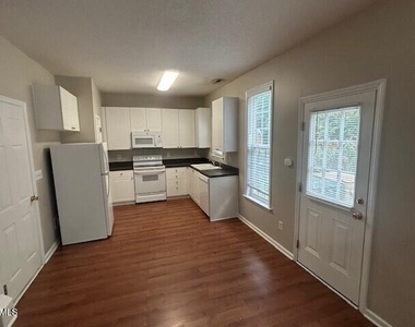220 Stansbury Lane - Photo Thumbnail 3