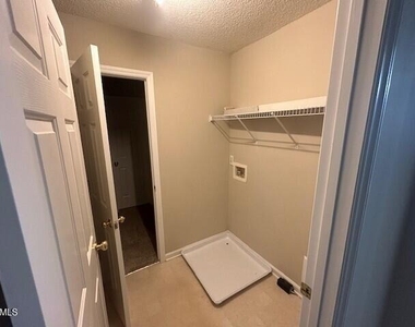 220 Stansbury Lane - Photo Thumbnail 12