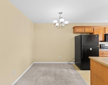 1942 Grassy Banks Drive - Photo Thumbnail 8