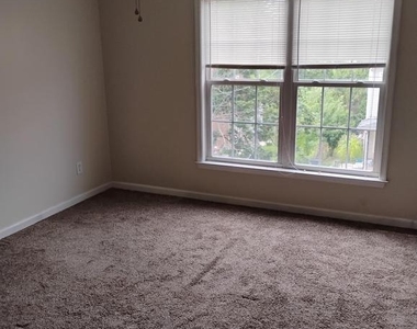 667 Walnut Street - Photo Thumbnail 10