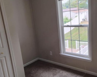 667 Walnut Street - Photo Thumbnail 12