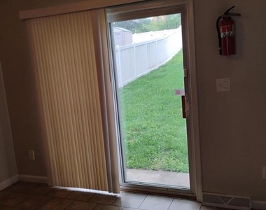 667 Walnut Street - Photo Thumbnail 5