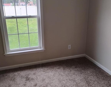 667 Walnut Street - Photo Thumbnail 11