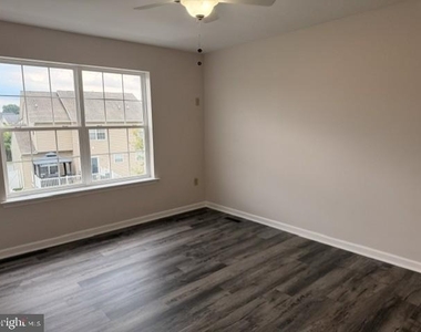 2133 Hidden Meadows Avenue - Photo Thumbnail 29