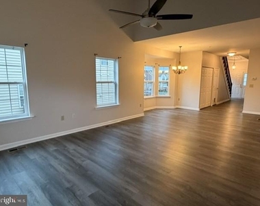 2133 Hidden Meadows Avenue - Photo Thumbnail 8