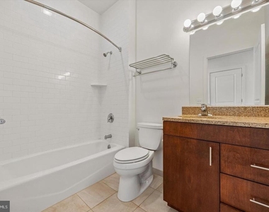 1015-1021 W Lancaster Avenue - Photo Thumbnail 13