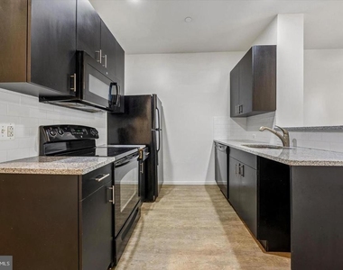 1015-1021 W Lancaster Avenue - Photo Thumbnail 18