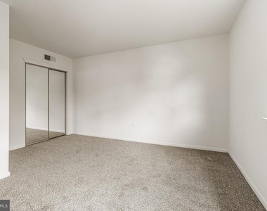515 N York Road - Photo Thumbnail 16