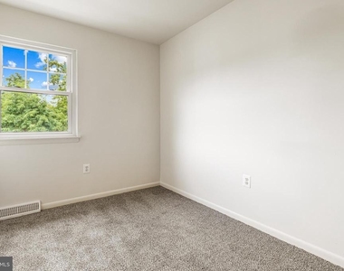 515 N York Road - Photo Thumbnail 18
