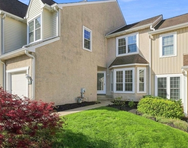 432 Country Club Drive - Photo Thumbnail 2