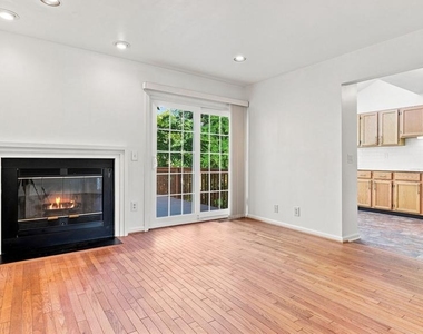 432 Country Club Drive - Photo Thumbnail 13