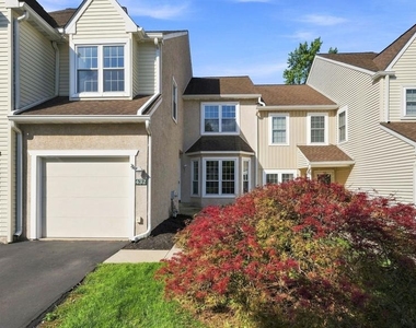 432 Country Club Drive - Photo Thumbnail 1