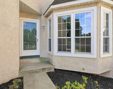 432 Country Club Drive - Photo Thumbnail 3