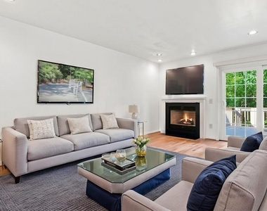 432 Country Club Drive - Photo Thumbnail 12