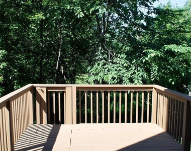 432 Country Club Drive - Photo Thumbnail 4