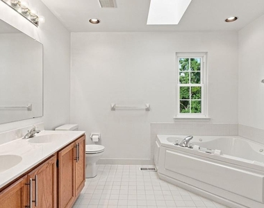 432 Country Club Drive - Photo Thumbnail 22