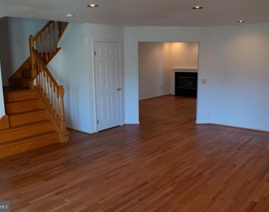 432 Country Club Drive - Photo Thumbnail 1