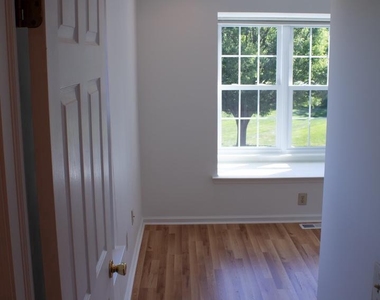 432 Country Club Drive - Photo Thumbnail 11