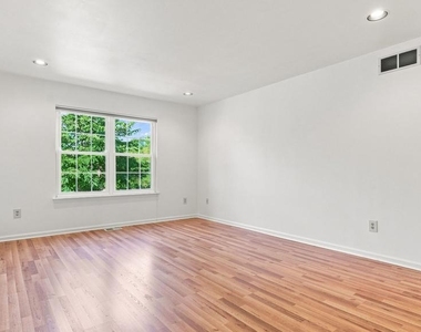 432 Country Club Drive - Photo Thumbnail 20