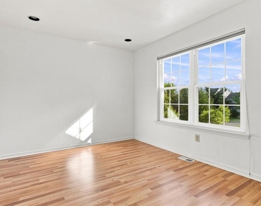 432 Country Club Drive - Photo Thumbnail 28