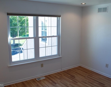 432 Country Club Drive - Photo Thumbnail 9