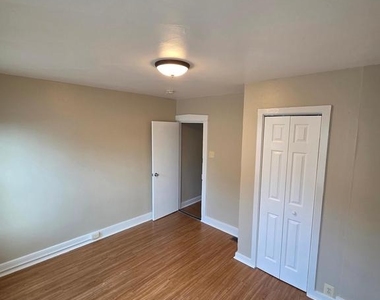 808 E Marion Street - Photo Thumbnail 3