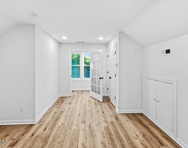 4917 Harbour Towne Drive - Photo Thumbnail 12
