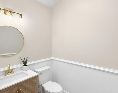 4917 Harbour Towne Drive - Photo Thumbnail 10