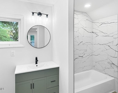 4917 Harbour Towne Drive - Photo Thumbnail 13