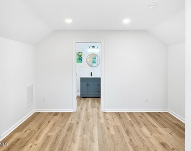 4917 Harbour Towne Drive - Photo Thumbnail 14