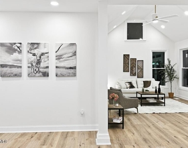 4917 Harbour Towne Drive - Photo Thumbnail 4