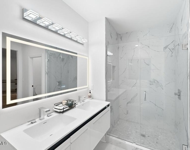 4917 Harbour Towne Drive - Photo Thumbnail 3