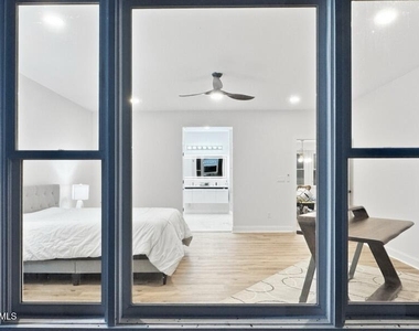 4917 Harbour Towne Drive - Photo Thumbnail 8