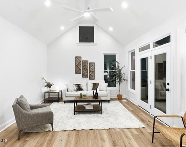 4917 Harbour Towne Drive - Photo Thumbnail 5