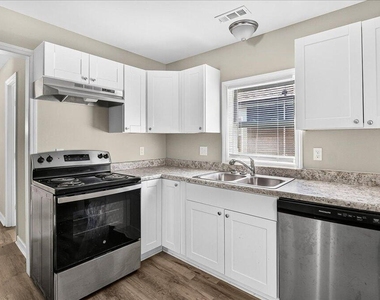 415 Spring Court - Photo Thumbnail 13