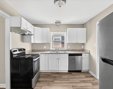 415 Spring Court - Photo Thumbnail 12