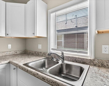 415 Spring Court - Photo Thumbnail 14