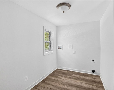 415 Spring Court - Photo Thumbnail 22
