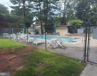326 Saybrook Lane - Photo Thumbnail 15