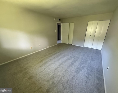 326 Saybrook Lane - Photo Thumbnail 12