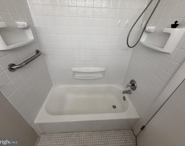 326 Saybrook Lane - Photo Thumbnail 9