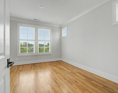 163 E Park Street - Photo Thumbnail 45