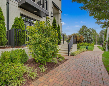 163 E Park Street - Photo Thumbnail 2